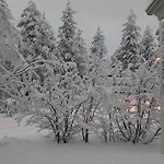 House Between Pines 5-bedroom House With 3 Toilets Villa Rovaniemi