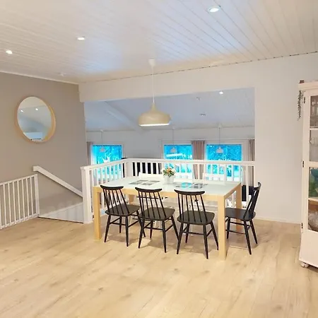 House Between Pines 5-bedroom House With 3 Toilets Rovaniemi