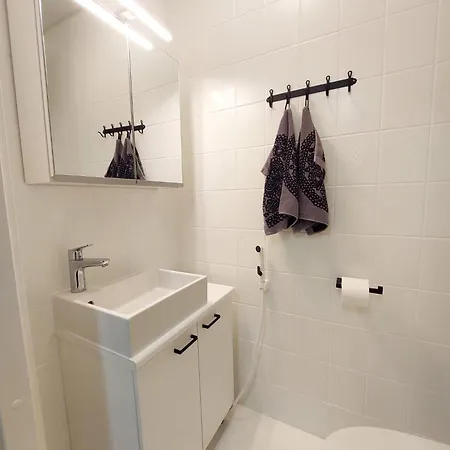 House Between Pines 5-bedroom House With 3 Toilets Villa