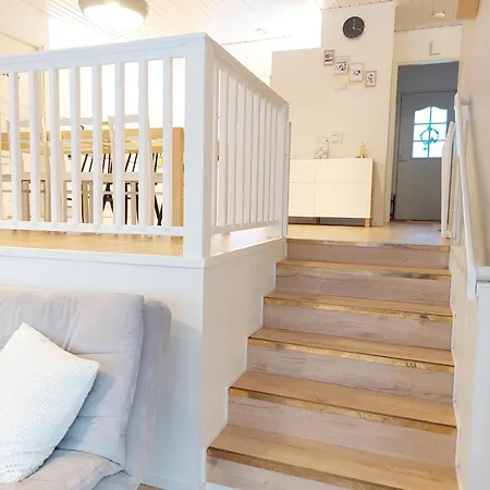 House Between Pines 5-bedroom House With 3 Toilets *