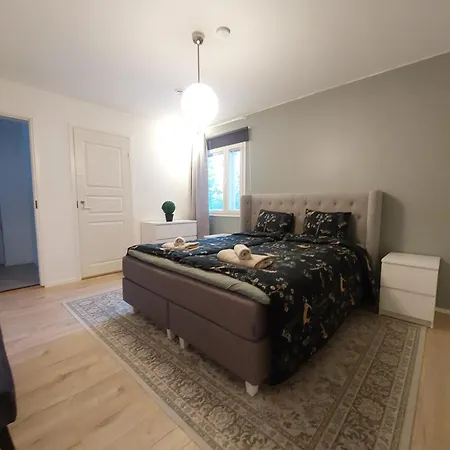 House Between Pines 5-bedroom House With 3 Toilets