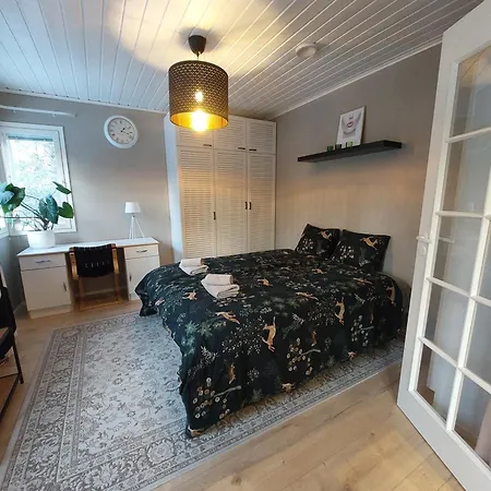 House Between Pines 5-bedroom House With 3 Toilets * Рованиеми