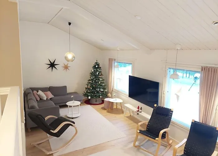 House Between Pines 5-bedroom House With 3 Toilets *