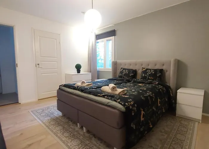 House Between Pines 5-bedroom House With 3 Toilets