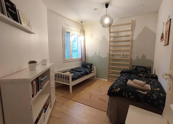 House Between Pines 5-bedroom House With 3 Toilets Вилла