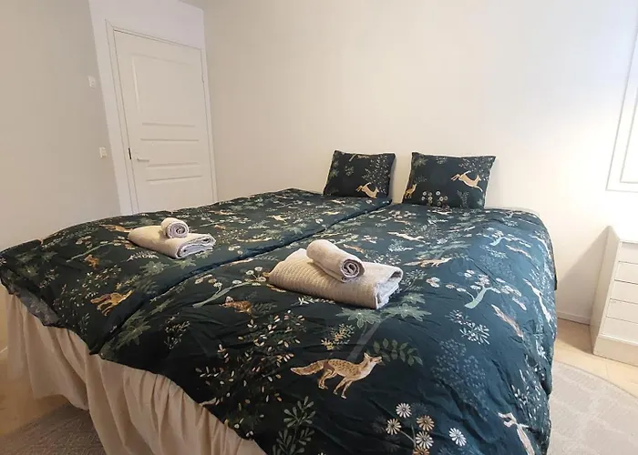 House Between Pines 5-bedroom House With 3 Toilets *