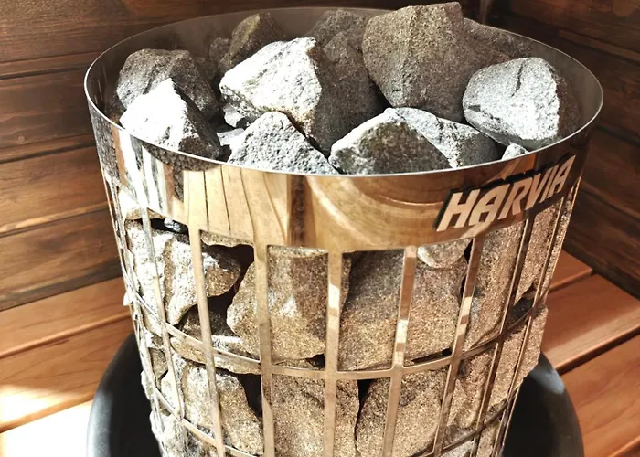 House Between Pines 5-bedroom House With 3 Toilets