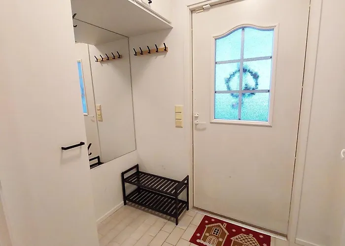 빌라 House Between Pines 5-bedroom House With 3 Toilets 로바니에미