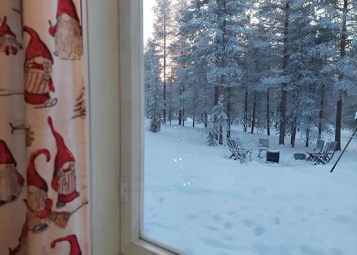 빌라 House Between Pines 5-bedroom House With 3 Toilets 로바니에미